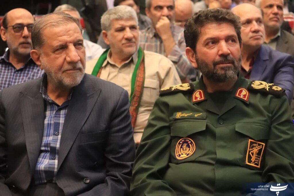 رونمایی از کتاب ما که خندان می‌رویم