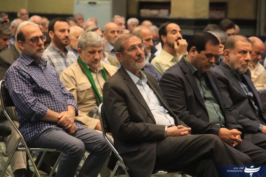 رونمایی از کتاب ما که خندان می‌رویم
