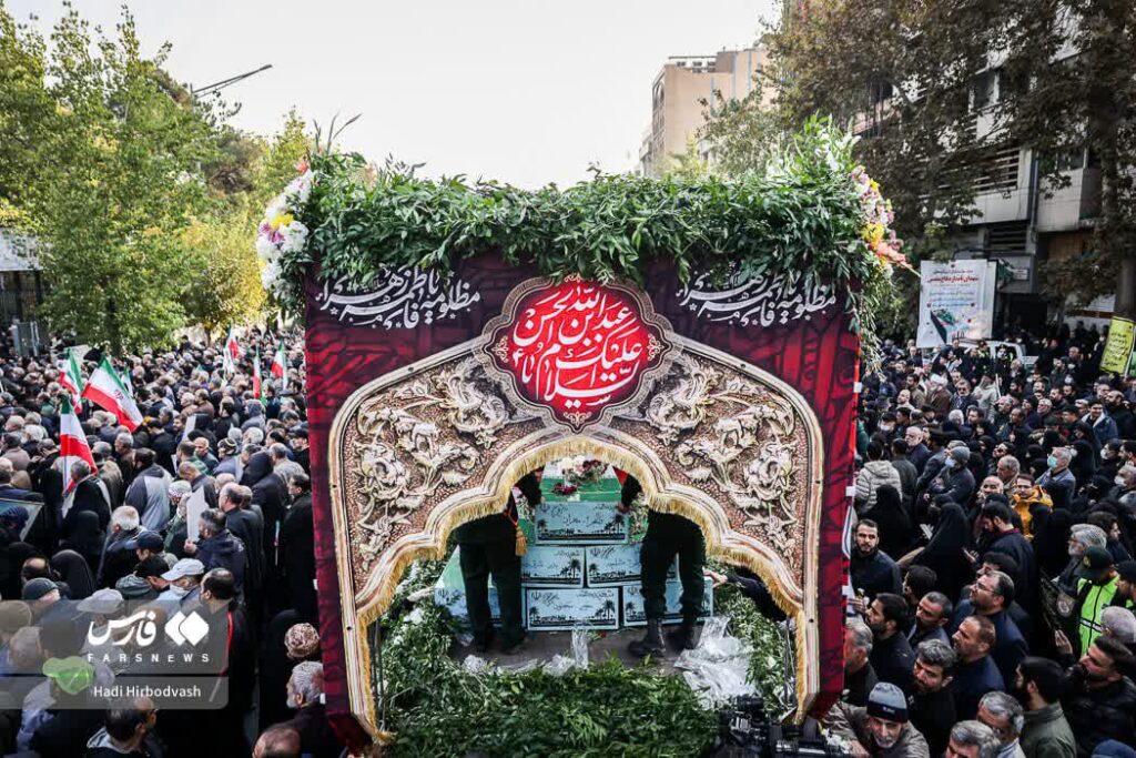 تشییع پیکرهای مطهر ۱۰۰ شهید گمنام دفاع مقدس در تهران 5