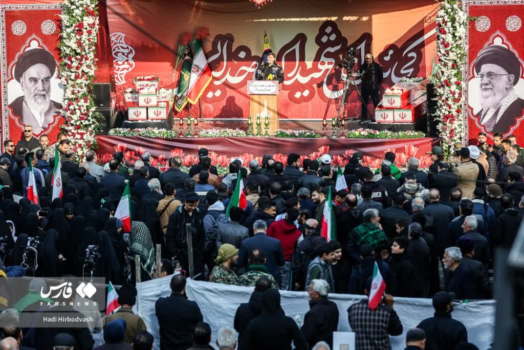 تشییع پیکرهای مطهر ۱۰۰ شهید گمنام دفاع مقدس در تهران 6
